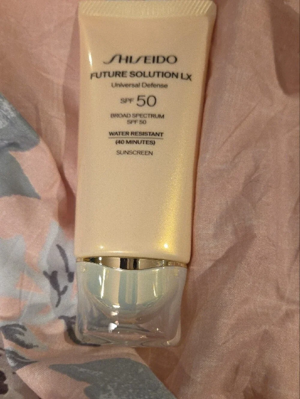 New Shiseido Future Solution LX Universal Defense SPF 50 - Gold